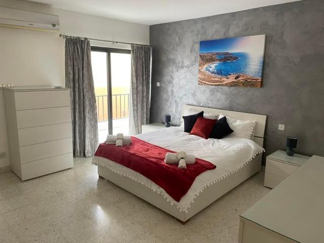 Spacious 3 Bedroom Apartment In The Heart Of St Julians San Giuliano Esterno foto