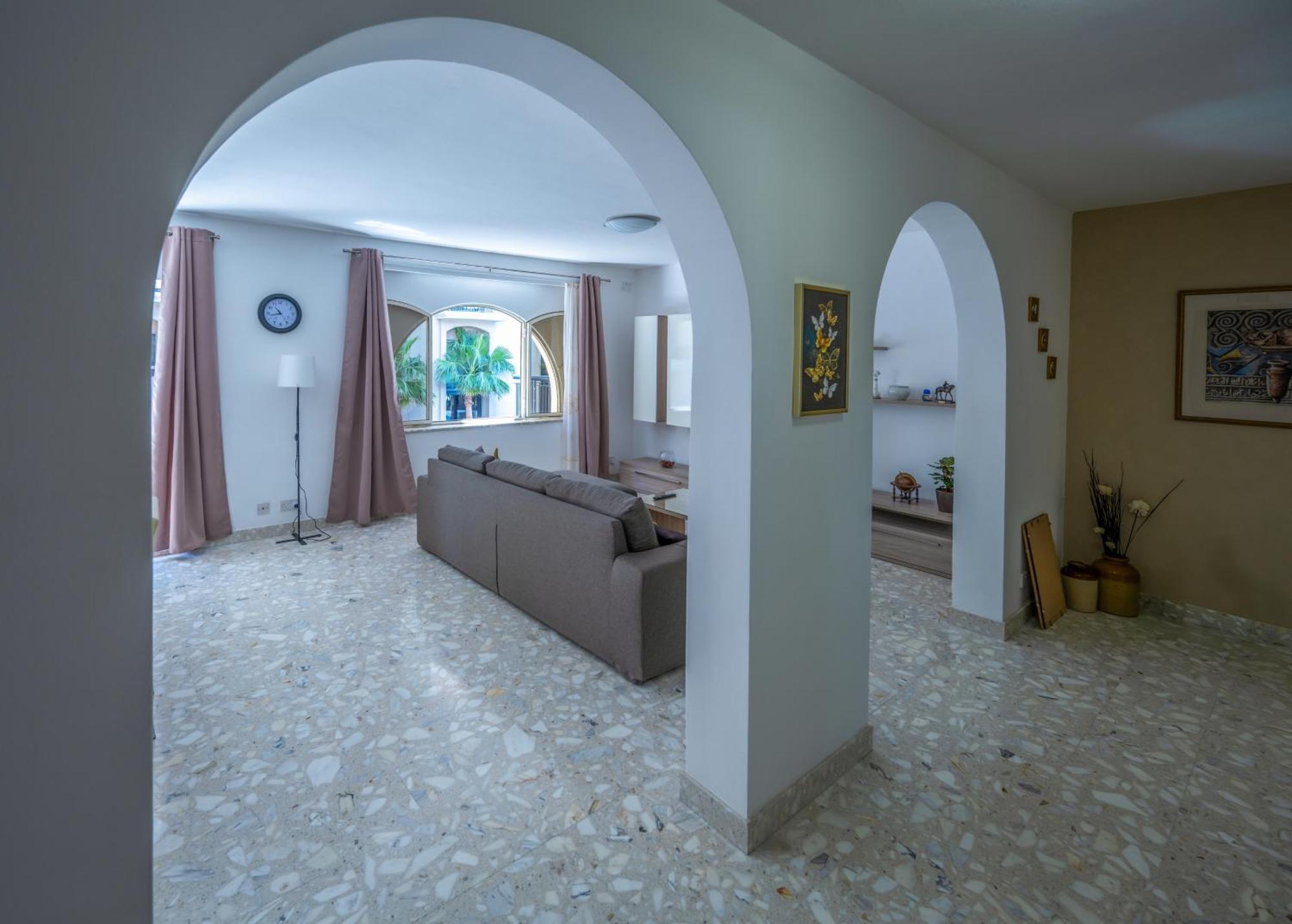 Spacious 3 Bedroom Apartment In The Heart Of St Julians San Giuliano Esterno foto