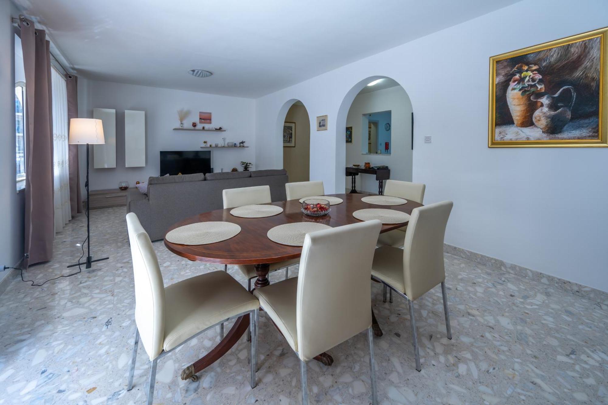 Spacious 3 Bedroom Apartment In The Heart Of St Julians San Giuliano Esterno foto
