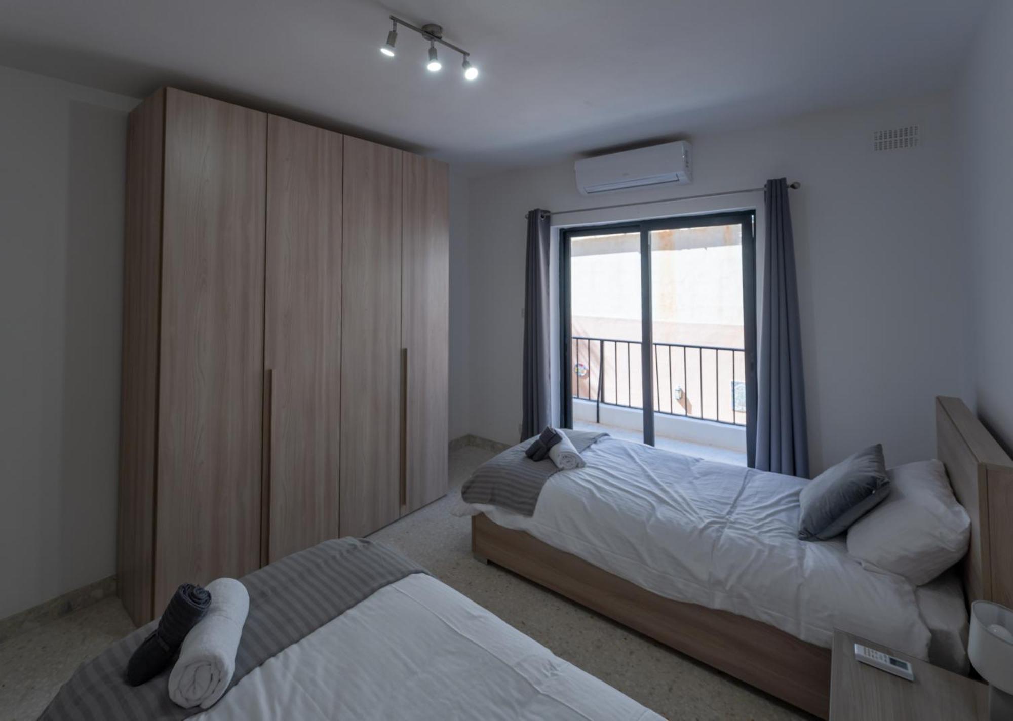 Spacious 3 Bedroom Apartment In The Heart Of St Julians San Giuliano Esterno foto