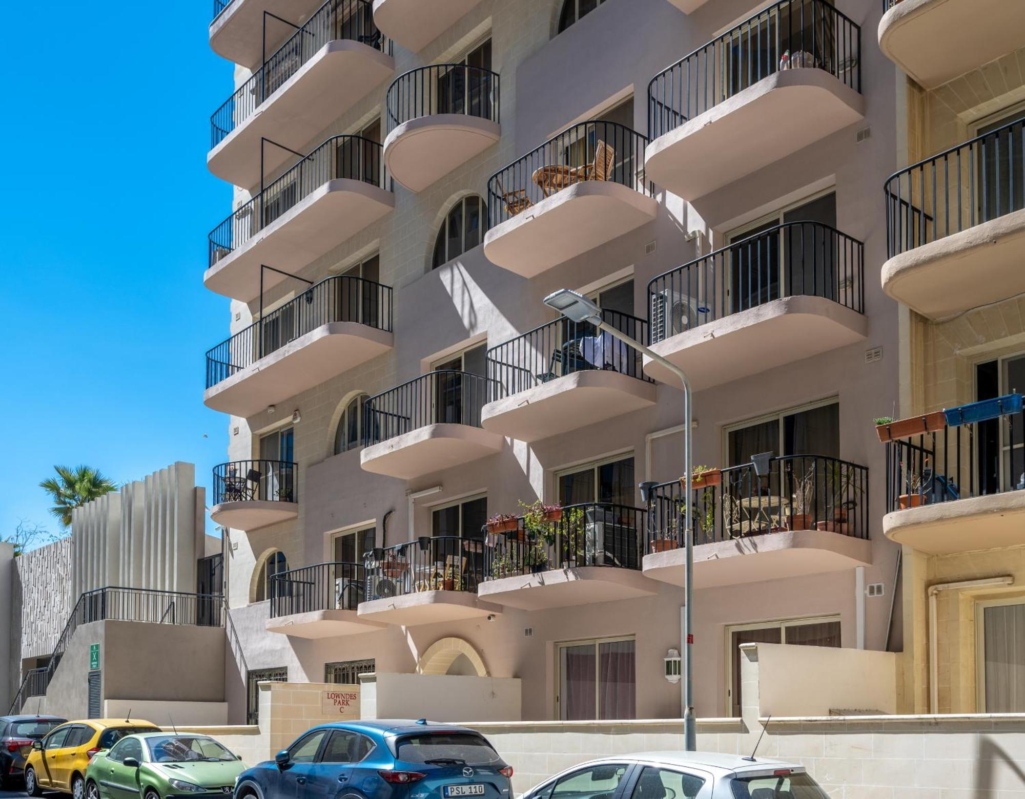 Spacious 3 Bedroom Apartment In The Heart Of St Julians San Giuliano Esterno foto